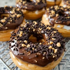 Peanut Butter Baked Donuts